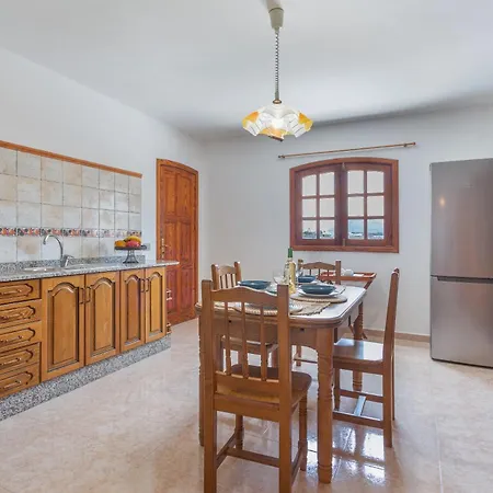 Elikasa Hébergement de vacances Mala